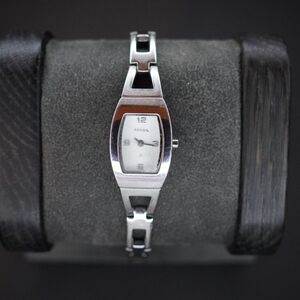 Fossil F2 Wristwatch Silver Tone All Stainless Steel